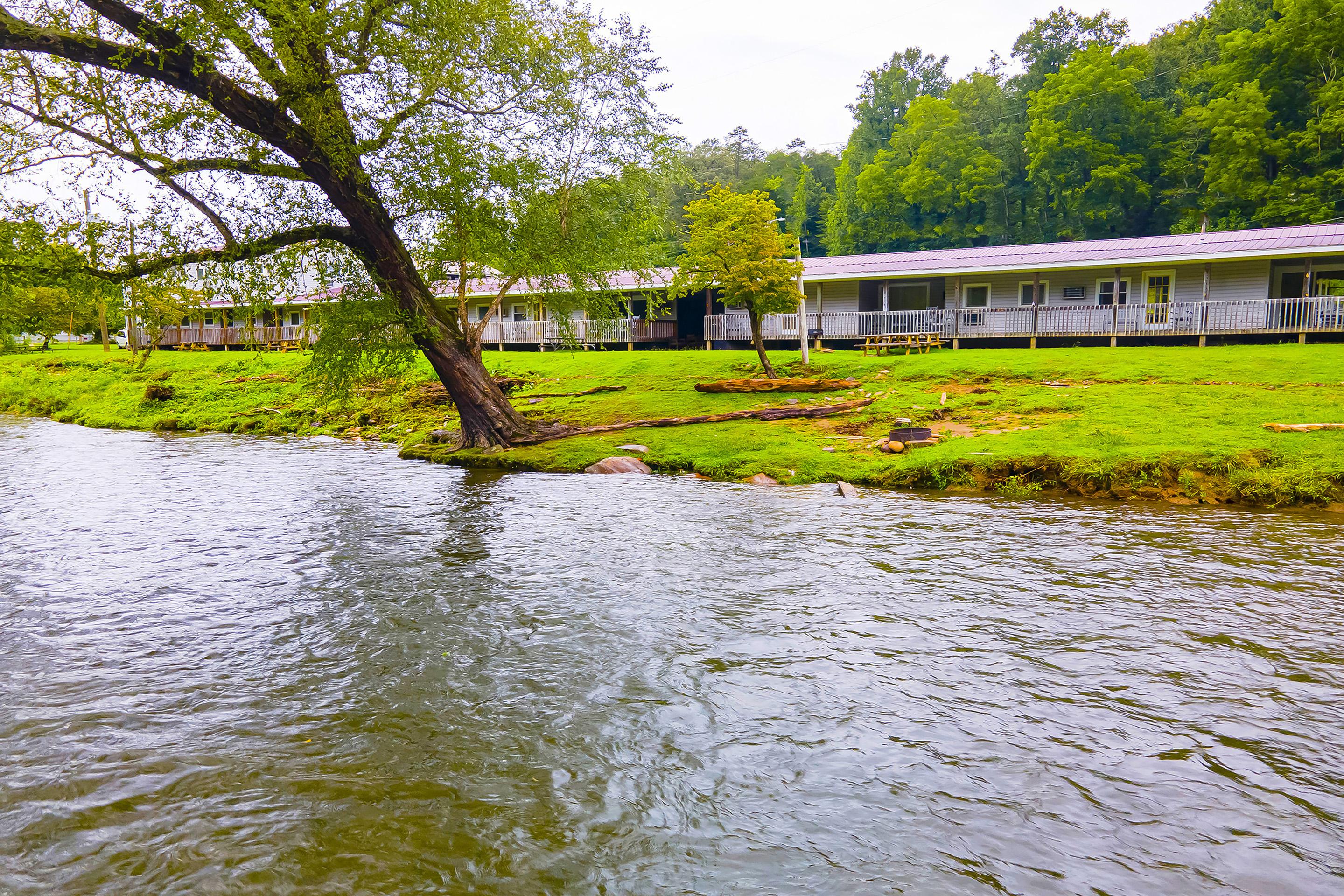 ברייסון סיטי Lloyd'S On The River Country Inn By Oyo מראה חיצוני תמונה