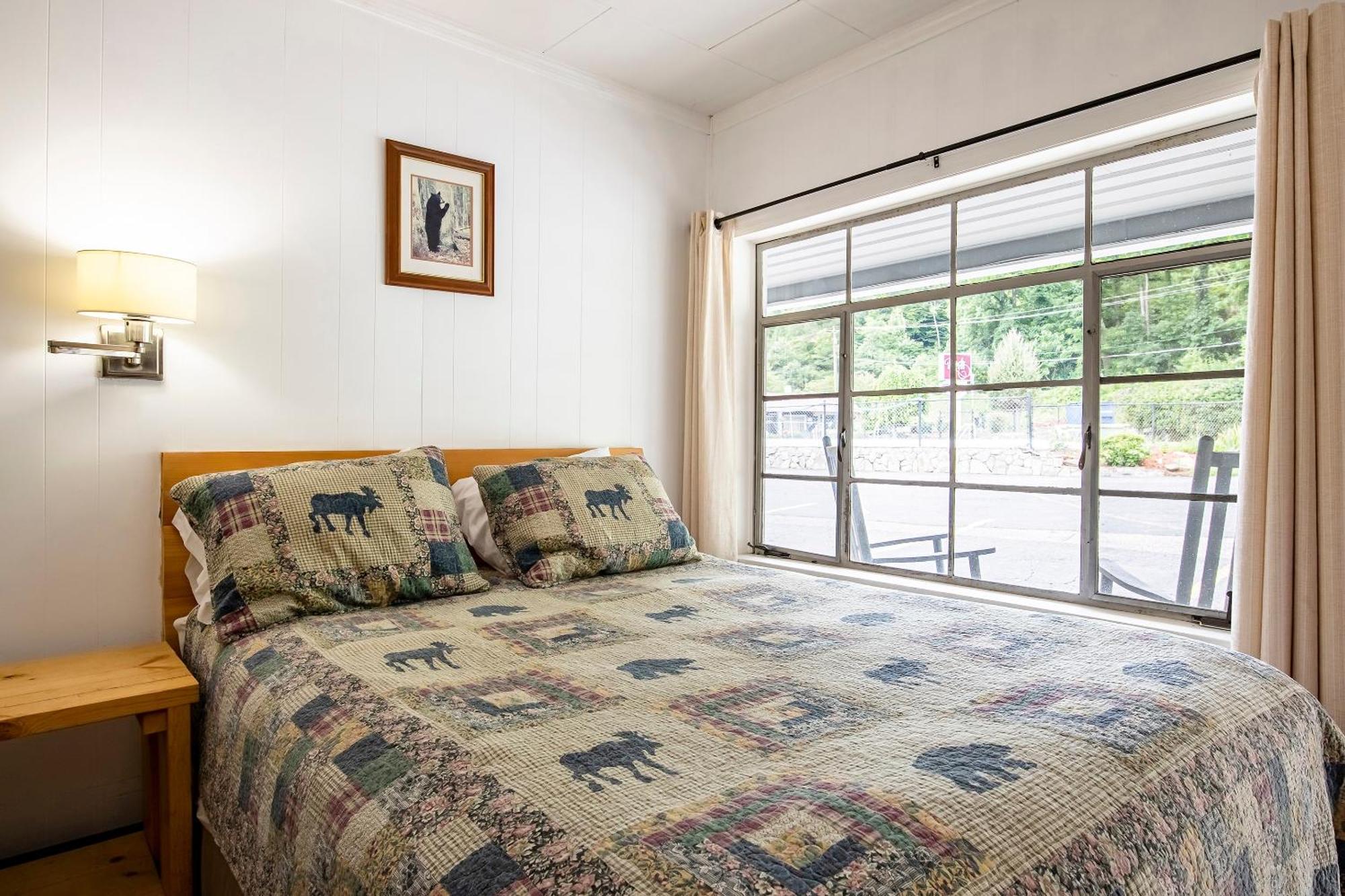 ברייסון סיטי Lloyd'S On The River Country Inn By Oyo מראה חיצוני תמונה